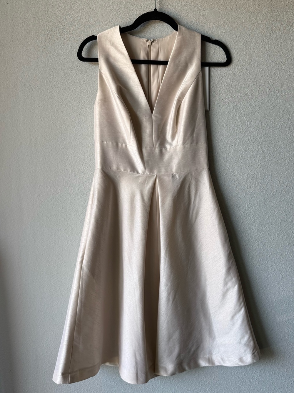 ALFRED SUNG Cream V-Neck Fit-and-Flare Midi Dress